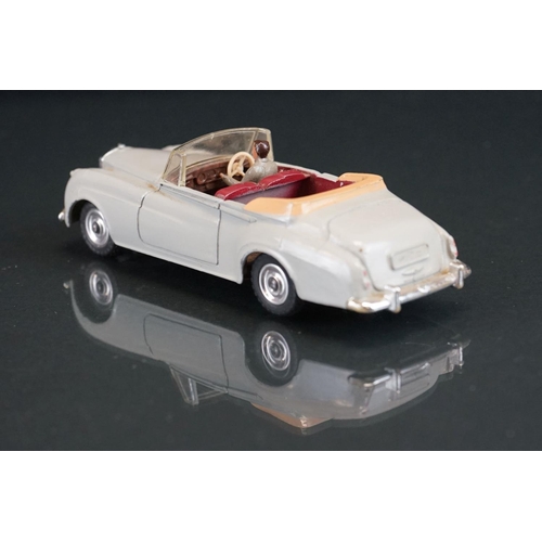 1042 - Two boxed Dinky diecast models to include 194 Bentley Coupe in grey with maroon interior, with drive... 