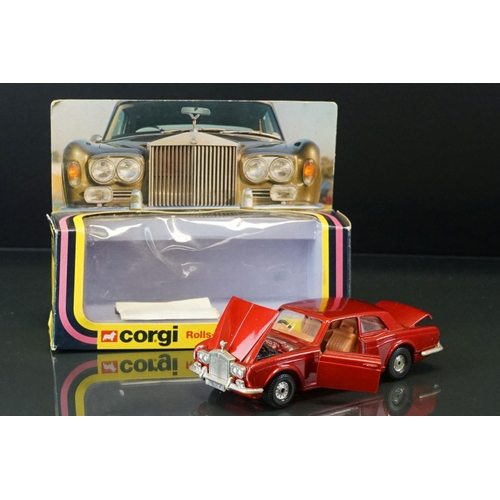 1061 - Three boxed Corgi diecast models to include Gift Set 31 Safari Land Rover and Animal Trailer with li... 