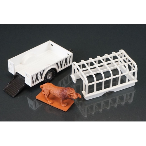 1061 - Three boxed Corgi diecast models to include Gift Set 31 Safari Land Rover and Animal Trailer with li... 