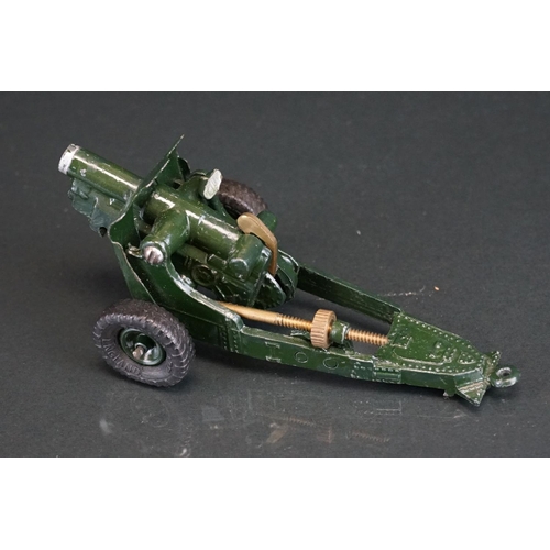 1066 - Boxed Britains No 1727 Royal Artillery Mobile Howitzer Unit diecast model, tread wear/damage, diecas... 