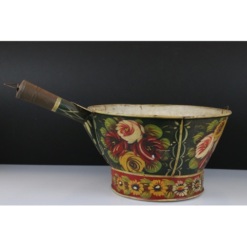 128 - A bargeware kettle and bowl with handprinted floral decoration.