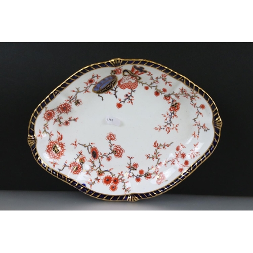 63 - Five 19th century Crown Derby ' Haddon ' Blue and Red Plates, 23cm diameter together with Serving Pl... 