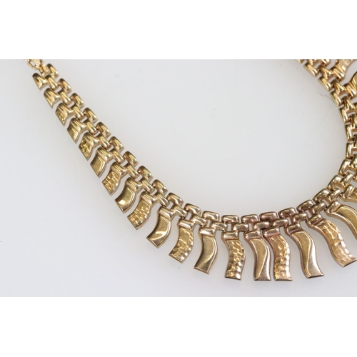 193A - A fully hallmarked 9ct yellow gold ladies Egyptian style necklace.