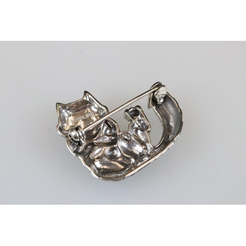 199 - Silver Cheshire Cat style brooch