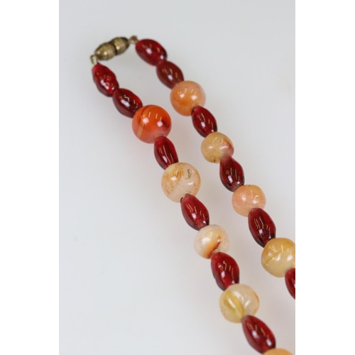 203 - Stone agate bead necklace