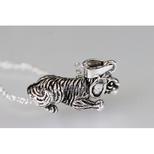 213 - Silver articulated dog pendant necklace