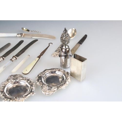 252 - A mixed collection of silver and silver plated items to include matchbox holder and cutlery..etc.