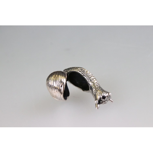 262 - Silver snail pillbox