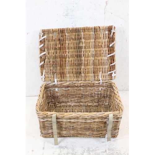 631 - Large mid 20th century wicker laundry basket