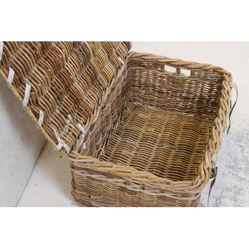 631 - Large mid 20th century wicker laundry basket