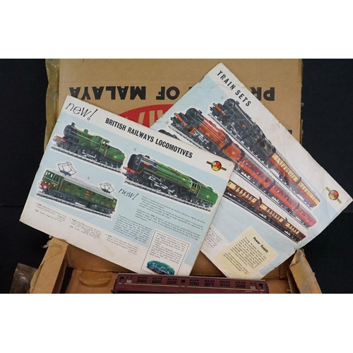 141 - Triang OO gauge Princess Elizabeth locomotive, 3 x coaches, track and controller with brochure