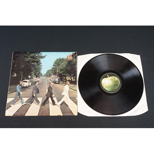 121 - Vinyl - 5 The Beatles LP's to include The White Album No. 0298065 top loader sleeve has tape repairs... 