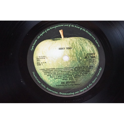 121 - Vinyl - 5 The Beatles LP's to include The White Album No. 0298065 top loader sleeve has tape repairs... 