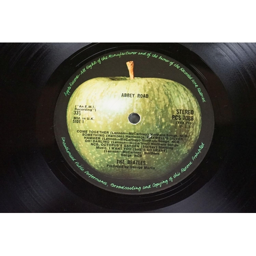 121 - Vinyl - 5 The Beatles LP's to include The White Album No. 0298065 top loader sleeve has tape repairs... 