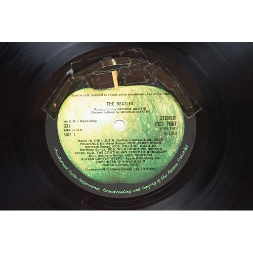 121 - Vinyl - 5 The Beatles LP's to include The White Album No. 0298065 top loader sleeve has tape repairs... 