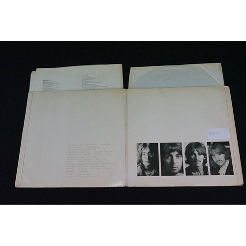 121 - Vinyl - 5 The Beatles LP's to include The White Album No. 0298065 top loader sleeve has tape repairs... 