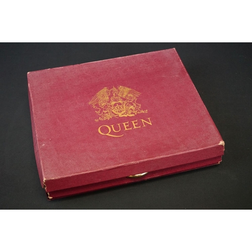 35 - CD / Memorabilia - Queen Box Of Tricks Ltd Edition box set from 1992.  Complete with all components ... 