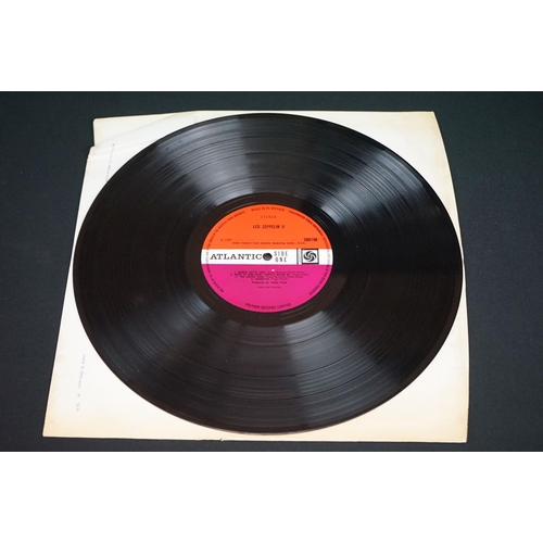 37 - Vinyl - Led Zeppelin - Led Zeppelin II (UK 1969 1st pressing, Atlantic Records, 588198), original wi... 