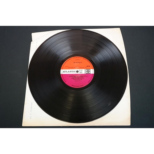 37 - Vinyl - Led Zeppelin - Led Zeppelin II (UK 1969 1st pressing, Atlantic Records, 588198), original wi... 