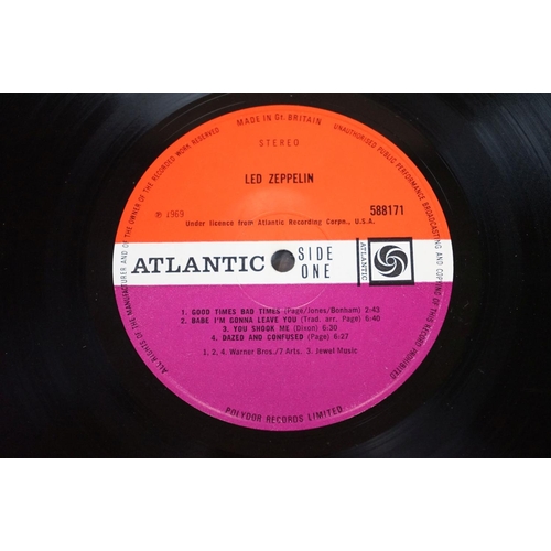 51 - Vinyl - Led Zeppelin self titled LP on Atlantic 588171 version 6.  Plum Atlantic labels. Sleeve Vg+ ... 