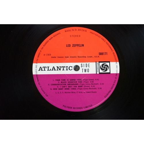 51 - Vinyl - Led Zeppelin self titled LP on Atlantic 588171 version 6.  Plum Atlantic labels. Sleeve Vg+ ... 