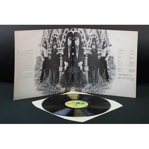 90 - Vinyl - 4 LP's to include Third Ear Band Alchemy (SHVL 756) no EMI early press Vg+/Vg+, Crosby Still... 