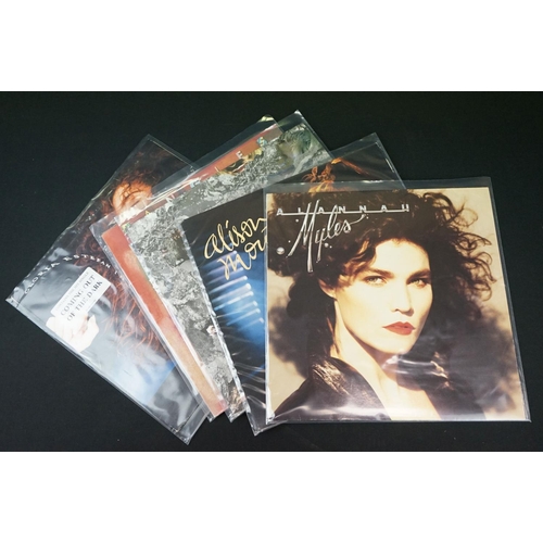 107 - Vinyl - Over 60 female artist LP's including Dina Carroll, Gloria Estefan, Joan Armatrading, Donna S... 