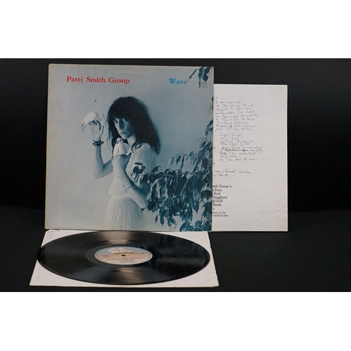 657 - Vinyl - Punk / New Wave - 8 USA Female vocalists UK / EU pressing albums, to include: Patti Smith - ... 