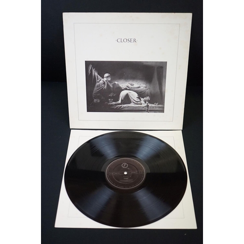 698 - Vinyl - Joy Division - 2 Original UK albums + 4 Original UK 12” singles, to include: Closer (1980, U... 