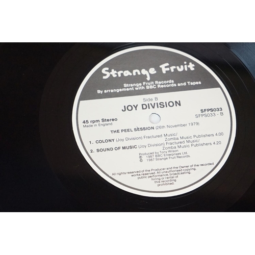 698 - Vinyl - Joy Division - 2 Original UK albums + 4 Original UK 12” singles, to include: Closer (1980, U... 