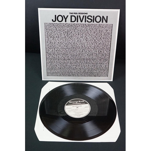 698 - Vinyl - Joy Division - 2 Original UK albums + 4 Original UK 12” singles, to include: Closer (1980, U... 