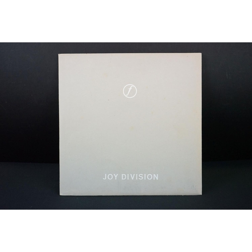 698 - Vinyl - Joy Division - 2 Original UK albums + 4 Original UK 12” singles, to include: Closer (1980, U... 