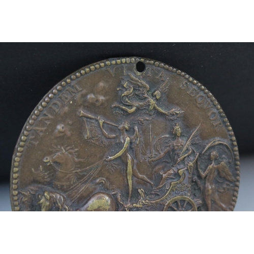 192 - Medal with Allegorie France, in Bronze, four horses driven by Fame, draw France, seated in a triumph... 