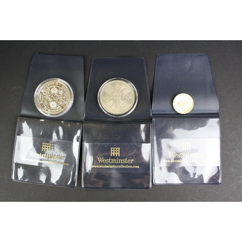 65 - A small collection of mint proof coins to include a 2017 Designing the Future £1 coin, 2019 Wallace ... 