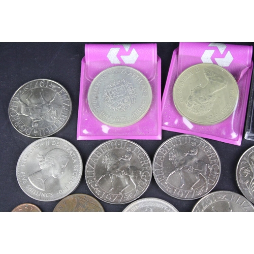 96 - A small collection of British pre decimal and commemorative coins to include Queen Victoria and King... 