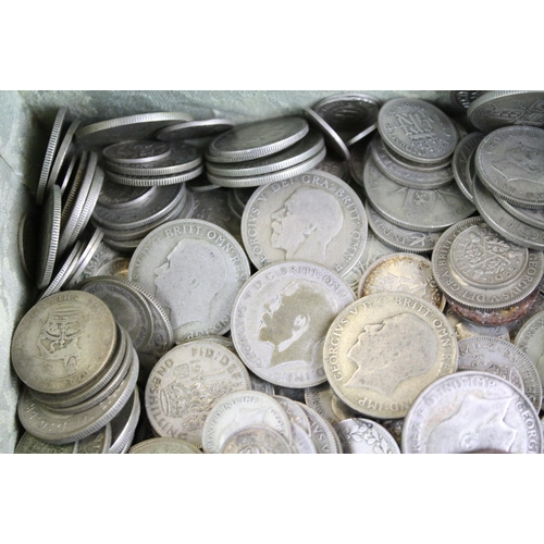 138 - A good collection of British pre 1947 silver coins together with a collection of commemorative and f... 