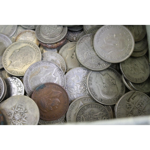 138 - A good collection of British pre 1947 silver coins together with a collection of commemorative and f... 