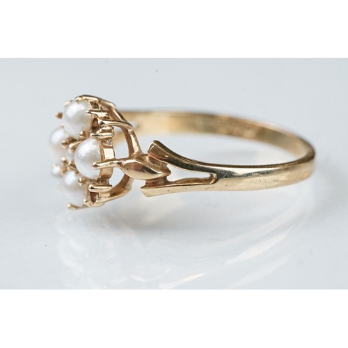 107 - Three 9ct yellow gold dress rings, comprising a diamond three tier cluster ring, ring size P½; a pea... 