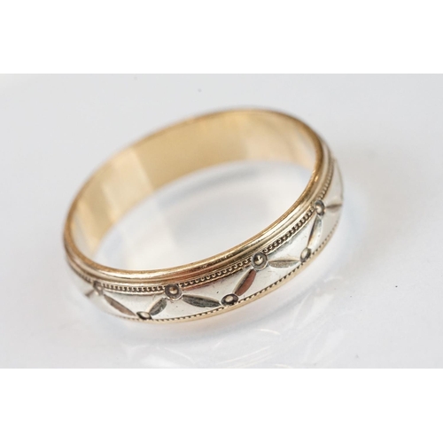 109 - Three 9ct yellow gold dress rings; to include 'mum' 9ct gold ring, size T; 9ct yellow and white gold... 