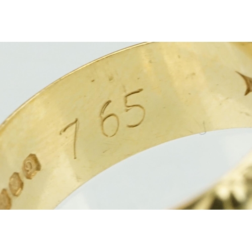 316 - 18ct yellow gold, faceted lozenge decoration in relief, width approx 6mm, ring size M