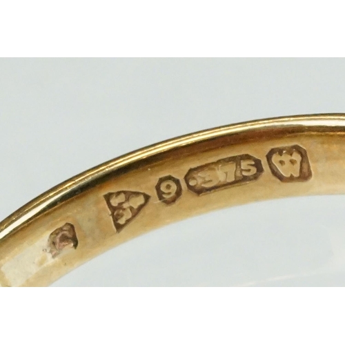 317 - 9ct yellow gold wedding band, Chester 1947, ring size Q½