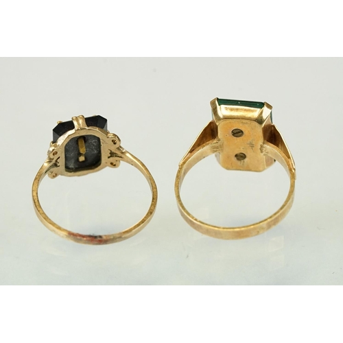 337 - Eleven letter head onyx rings stamped 9ct (11)