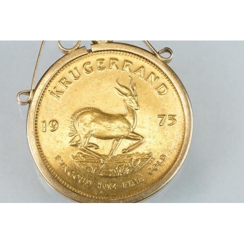 350 - South African full Krugerrand coin, 1975, 9ct yellow gold coin mount