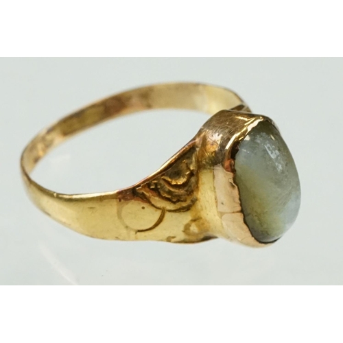 46 - 19th century cats-eye chrysoberyl yellow gold ring, the oval cabochon cats-eye chrysoberyl measuring... 