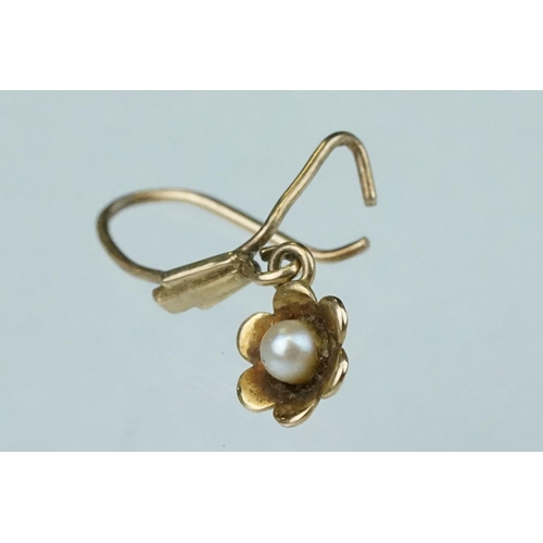 125 - Shell cameo yellow metal dress ring, size P-P½; together with a paste yellow metal dress ring, size ... 