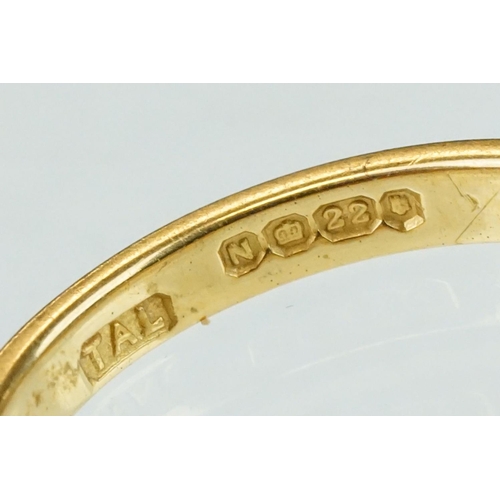 138 - 22ct yellow gold wedding band, width approx 2.5mm, ring size M