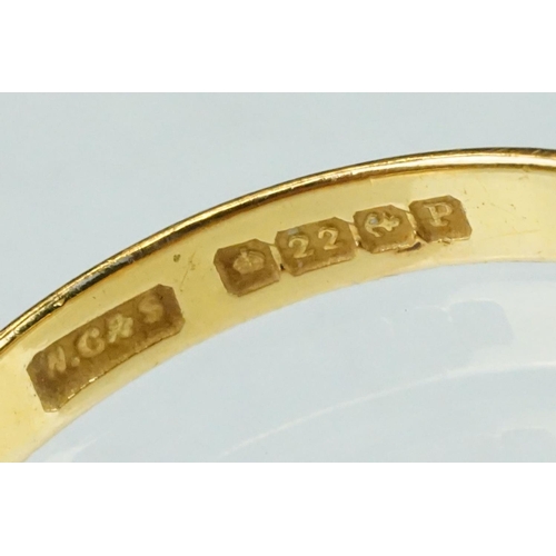 147 - 22ct yellow gold wedding band, plain polished, band width approx 2.5mm, ring size Q½