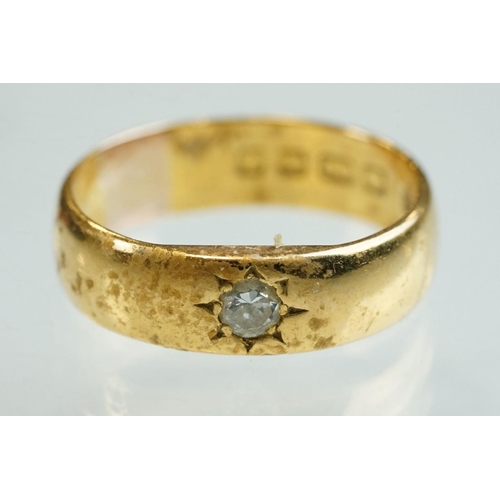 183 - Diamond solitaire 22ct yellow gold ring, the round brilliant cut diamond weighing approx 0.15 carat,... 