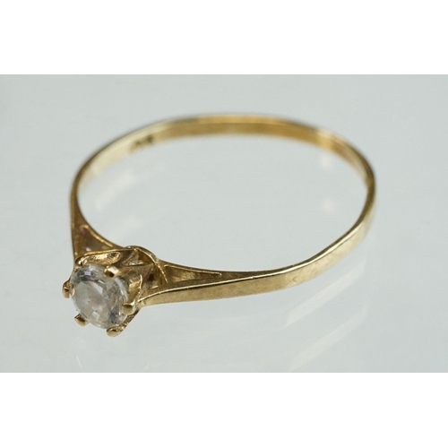 205 - Diamond solitaire 9ct yellow and white gold ring, the round brilliant cut diamond weighing approx 0.... 