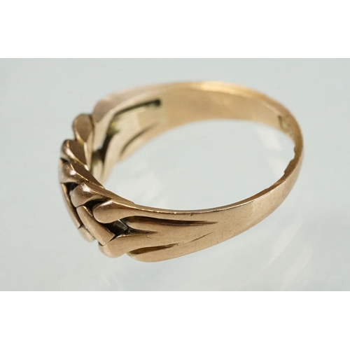 209 - Early 20th century 9ct rose gold keeper style plaited knot ring, tapered shoulders, hallmarked Chest... 